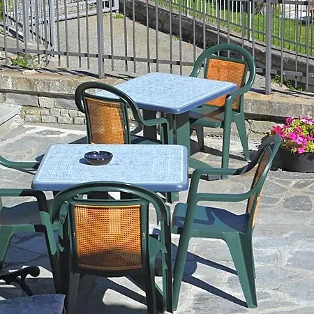 Les Fleurs Bed & Breakfast 3*