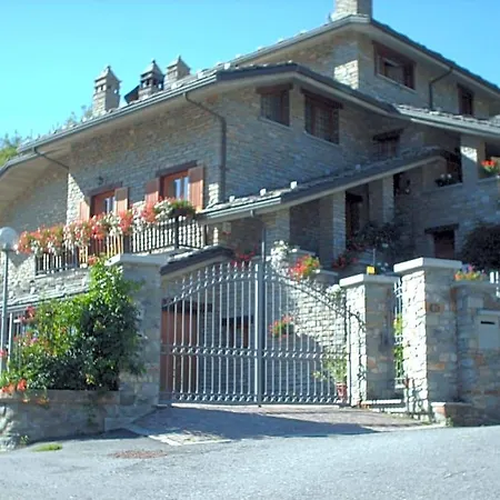 Les Fleurs Bed & Breakfast