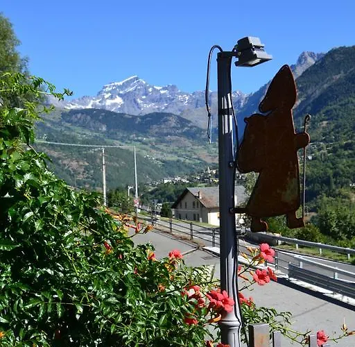 Les Fleurs Bed & Breakfast